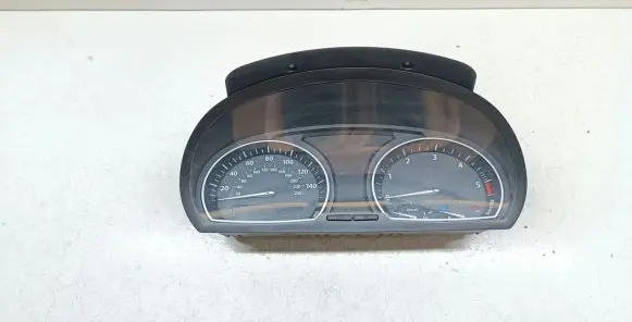 Speedometer (instrument cluster)