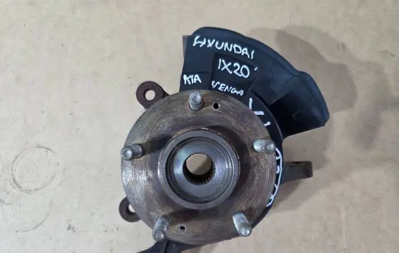 KIA Venga Front wheel hub spindle knuckle A360