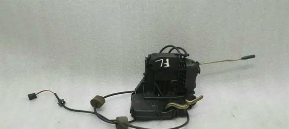 Mercedes-Benz SLK R171 Front door lock A1717202735