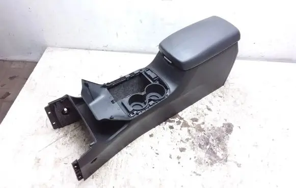 KIA Sorento Center console 846112P900 846522P900