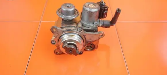 Peugeot RCZ Fuel injection high pressure pump V758887980 5FV
