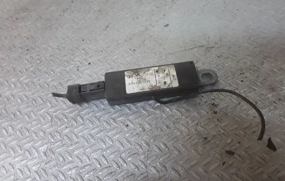 Mercedes-Benz ML W163 Aerial antenna amplifier A1698200489