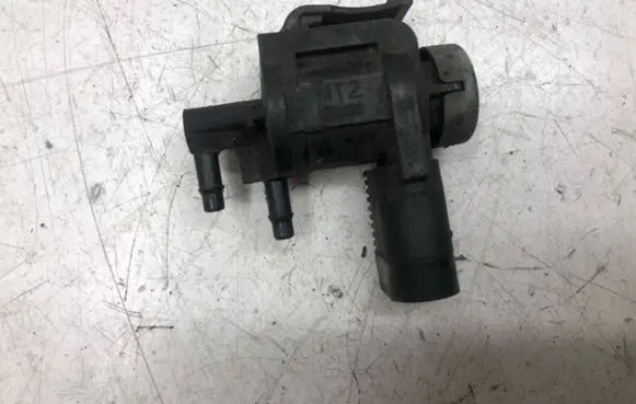 Volkswagen Golf V Vacuum valve 1J0906283C