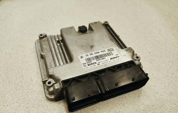 Opel Zafira C Engine control unit/module 55590420 55579447 0281019088