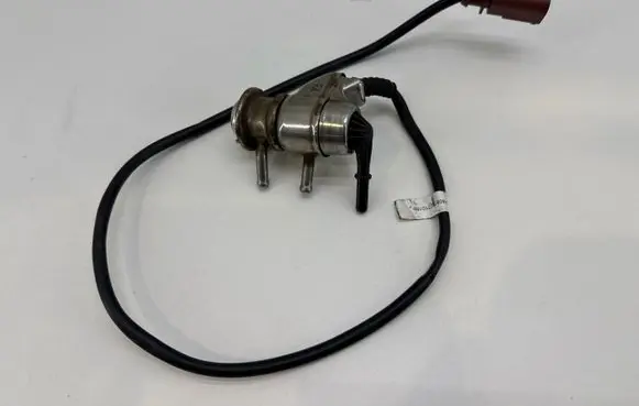 Audi A5 AdBlue injector 04L131113S