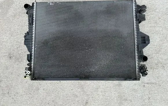 Volkswagen Touareg II Radiator set 7P0121201F