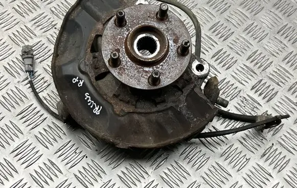 Toyota Prius (XW20) Front wheel hub spindle knuckle