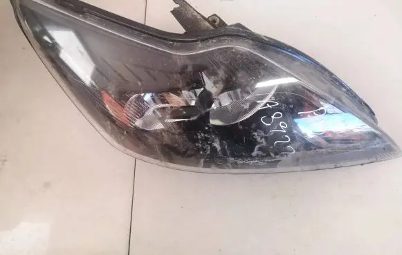 Ford Focus Headlight/headlamp 8m5113w029ce 8m51-13w029-ce