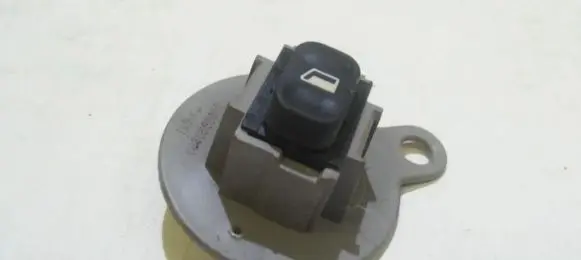 Citroen Xsara Picasso Electric window control switch 9638569080