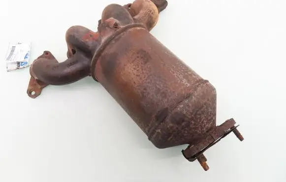 Opel Zafira A Exhaust manifold 13106943 GM102EB