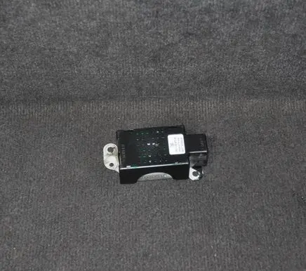 Volkswagen Golf VI Aerial antenna amplifier 5M0035570B