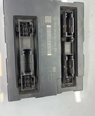 Audi A4 S4 B8 8K Comfort/convenience module 8K0907064BQ 5DK00991900