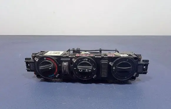 Mercedes-Benz Sprinter W901 W902 W903 W904 Climate control unit A0008306485