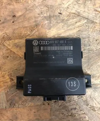 Audi A4 S4 B8 8K Gateway control module 8R0907468A