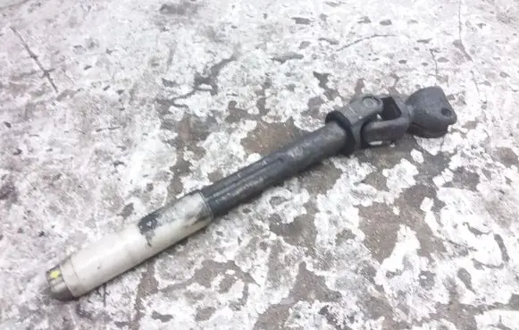 Volkswagen Touareg I Steering column universal joint