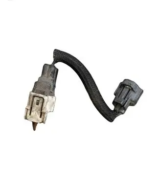 Mazda 6 Fuel injector wires 12177