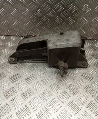 Renault Twingo I Front wiper linkage and motor