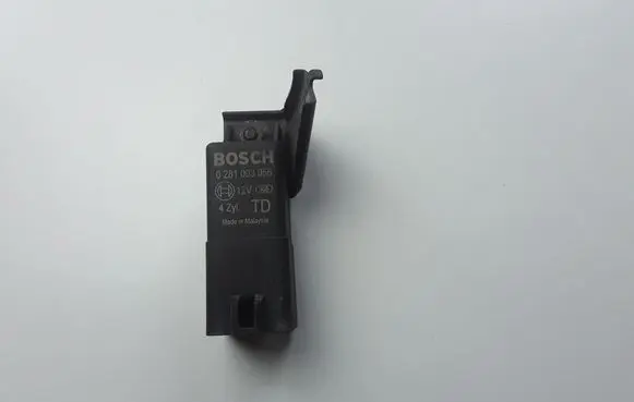 Honda CR-V Glow plug pre-heat relay 0281003056