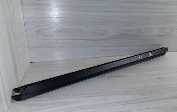 BMW M5 F90 Front door glass trim molding 7336960