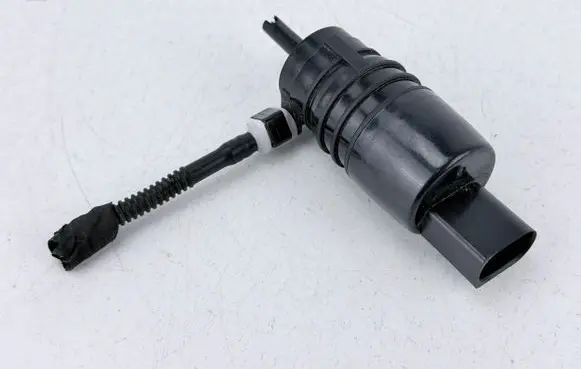 BMW 1 F20 F21 Windscreen/windshield washer pump 7310147
