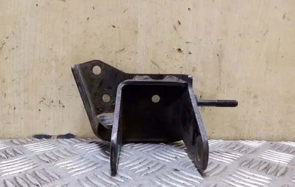 Toyota Avensis T220 Gearbox mounting bracket