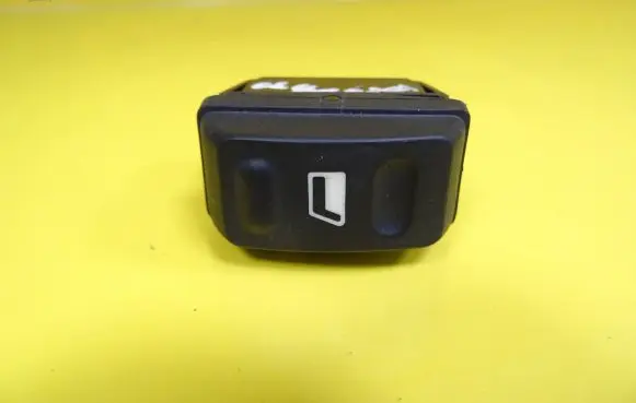 Citroen Xsara Picasso Electric window control switch 22681