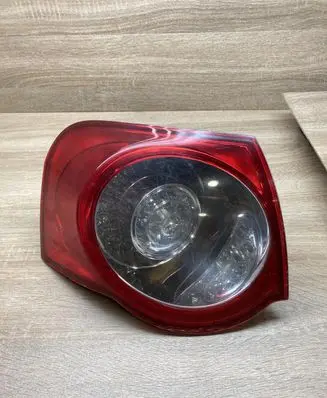 Volkswagen PASSAT B6 Rear/tail lights 3C9945095