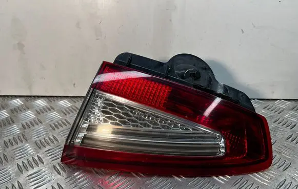 Tailgate rear/tail lights