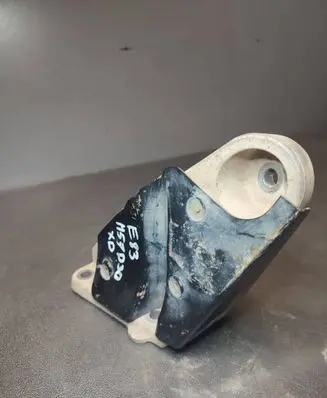 BMW X3 E83 Engine mounting bracket 13807410