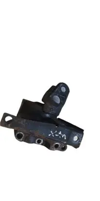 Nissan X-Trail T30 Engine mount bracket NOCODE
