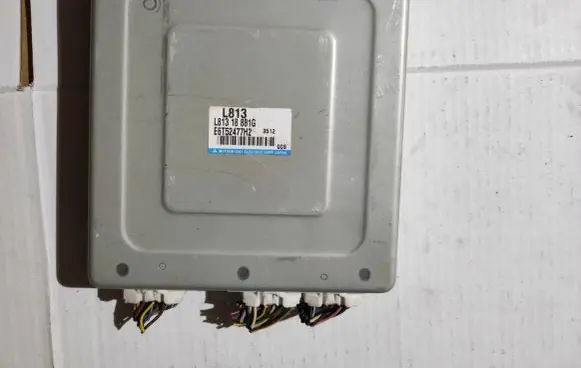 Mazda 626 Engine control unit/module L81318881G