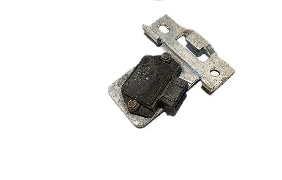 Opel Vectra B Ignition amplifier control unit 90360315