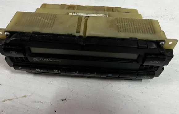 Volkswagen PASSAT B5 Climate control unit 3B1907044A 5HB00761702