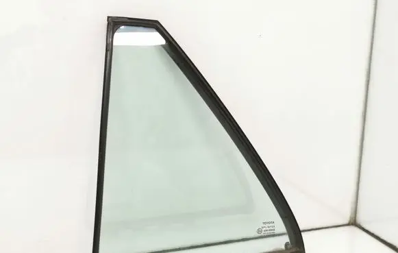 Toyota Avensis T250 Rear vent window glass 