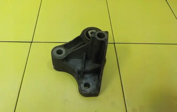 Ford Focus Gearbox mounting bracket CV616P093ZD
