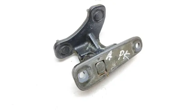 Mercedes-Benz E W212 Front door lower hinge A047058