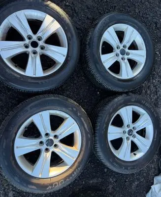 KIA Sportage R17 alloy rim