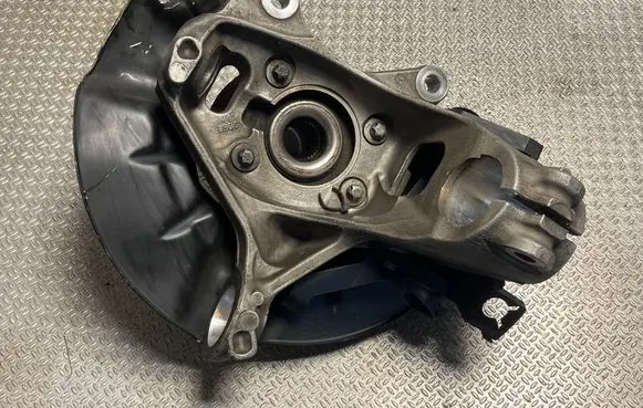 Mercedes-Benz A W177 Front wheel hub A2473320800