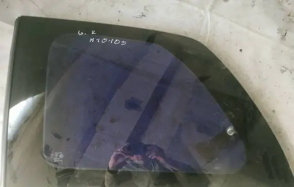 Mazda MPV Rear side window AS2
