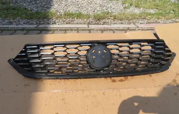 Fiat Tipo Front bumper upper radiator grill 52033259