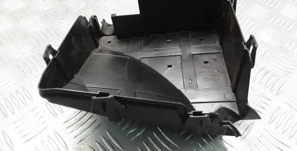 KIA Sportage Fuse box cover