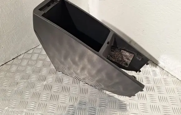 Toyota Auris 150 Armrest 5891002070B0