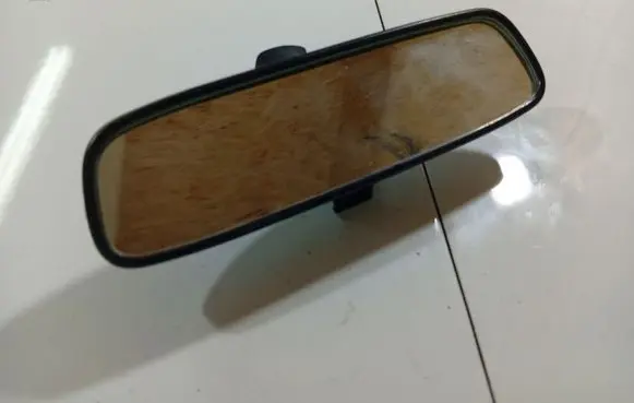 Rear view mirror (interior)