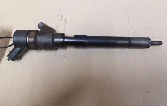 Hyundai Tucson JM Fuel injector 0445110258