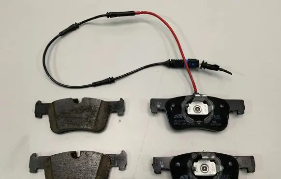 BMW 3 G20 G21 Brake pads (front) 6884241