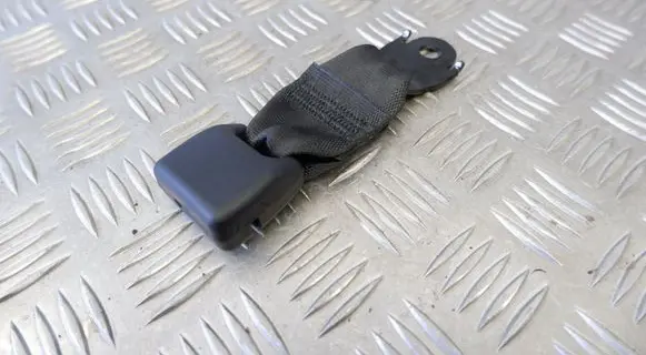 Toyota Yaris XP210 Middle seatbelt buckle (rear) 200421G2288