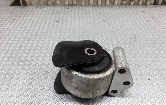 Mitsubishi Space Star Engine mount bracket 3318040