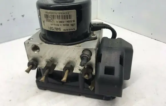Volvo V70 ABS Pump 9467581 nr671