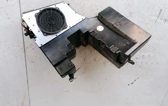 Audi A4 S4 B5 8D Subwoofer speaker 8D9035381C 1913410294