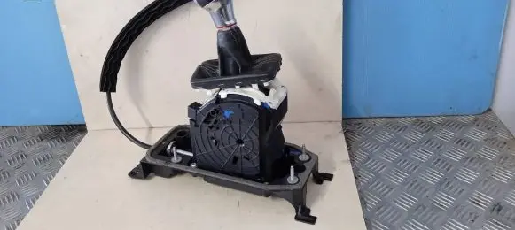 Volkswagen PASSAT B8 Gear shifter/selector 5K0713079 8V2713023G